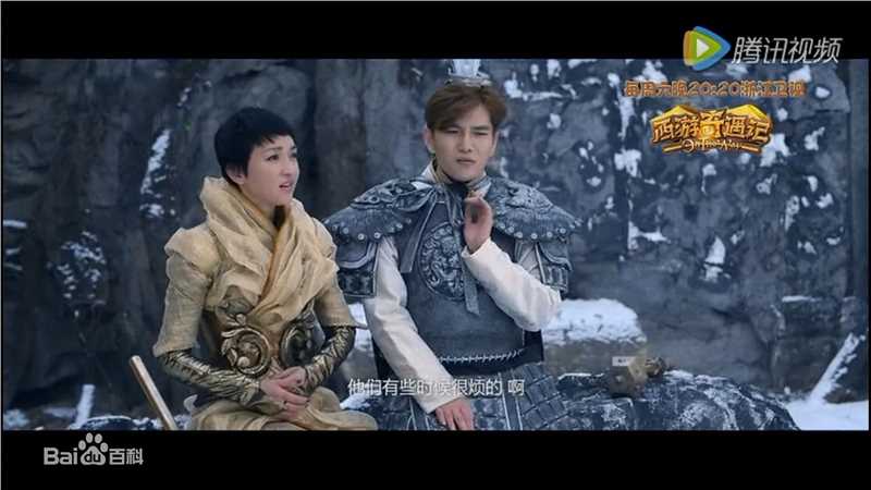 罗翔颁奖盛典登台领奖素颜照相册