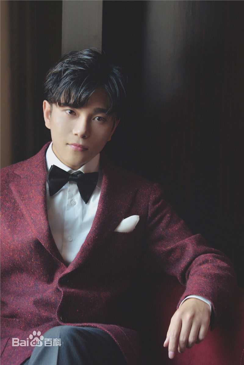 罗翔出席电影节图册