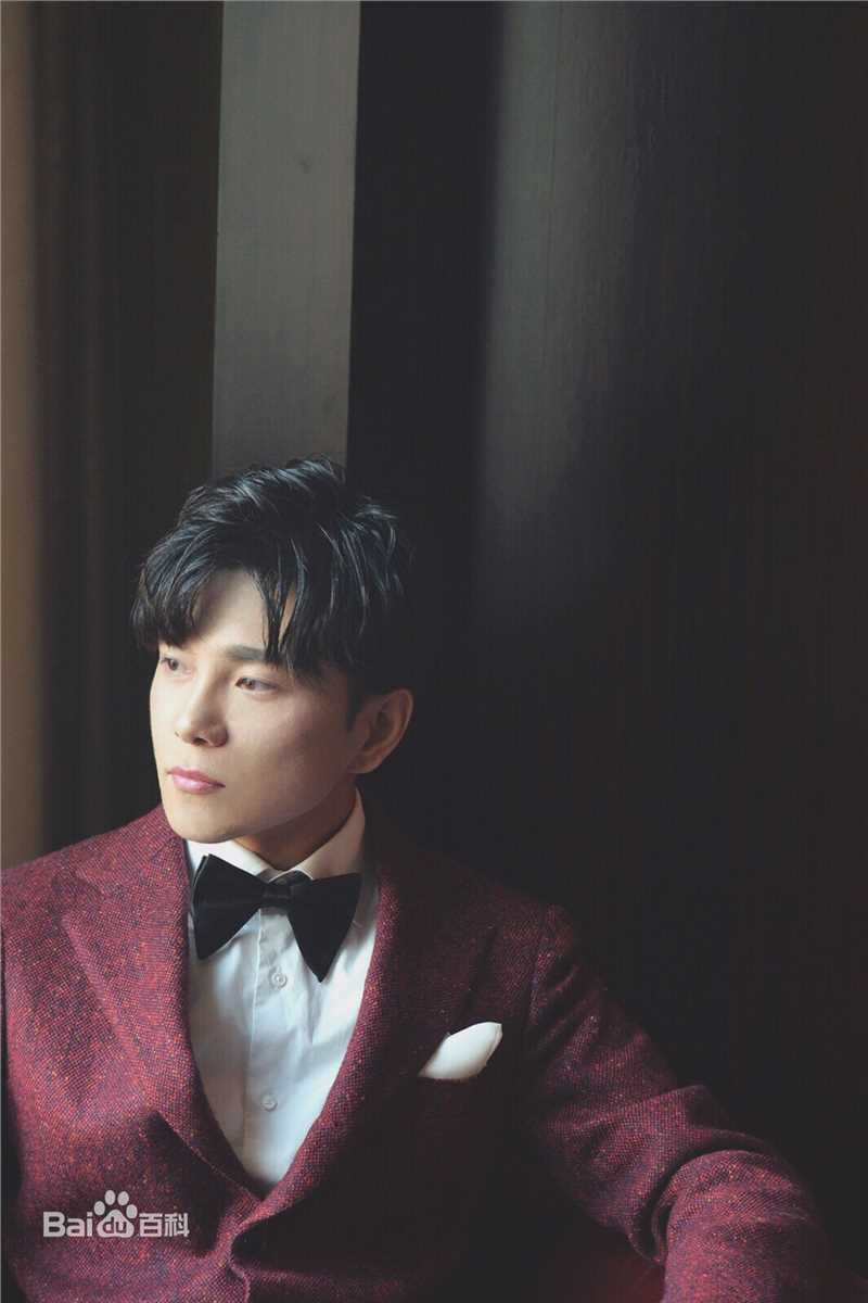 罗翔出席电影节图册