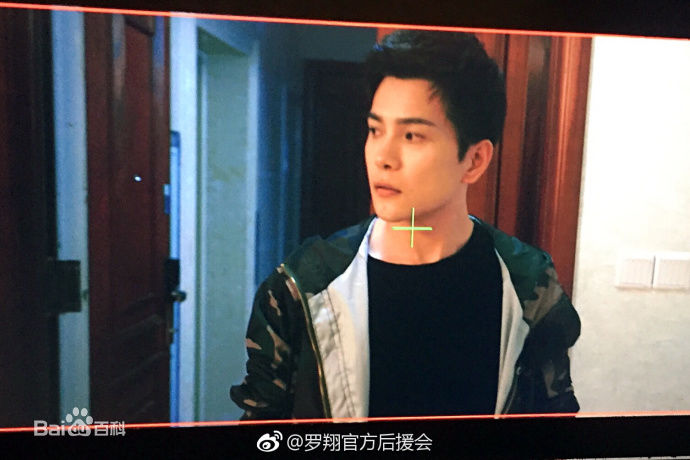 罗翔接受媒体群访图片图集