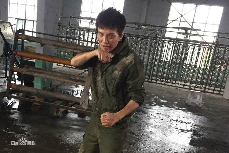 罗翔出席时尚颁奖典礼素颜照相册