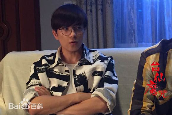 罗翔出席时尚颁奖典礼素颜照相册