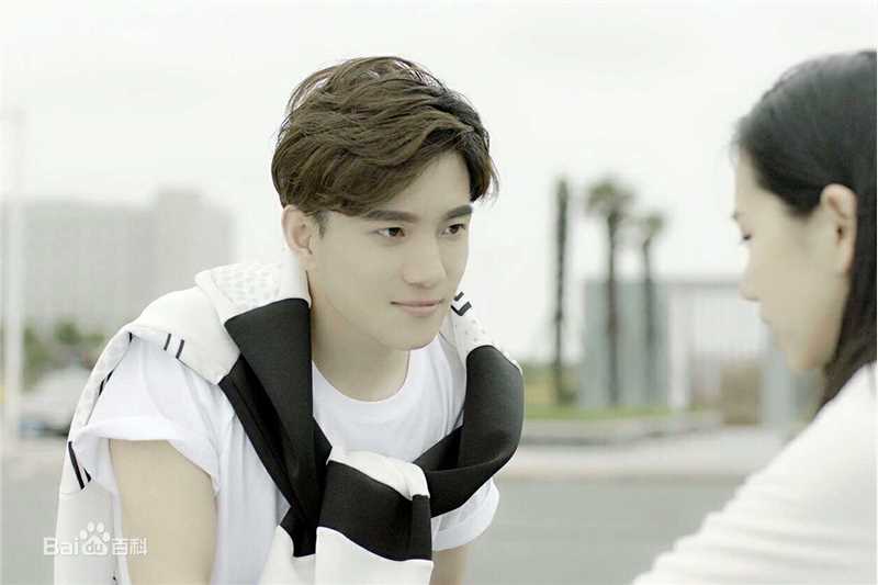 最优质罗翔在《90逅青春》南宫决中的相册