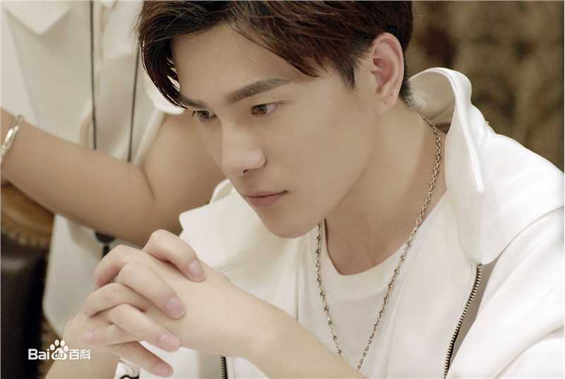 最优质罗翔在《90逅青春》南宫决中的相册