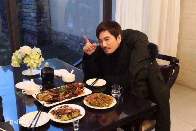 最全罗翔在《囧男进化论》郝大毅中的壁纸