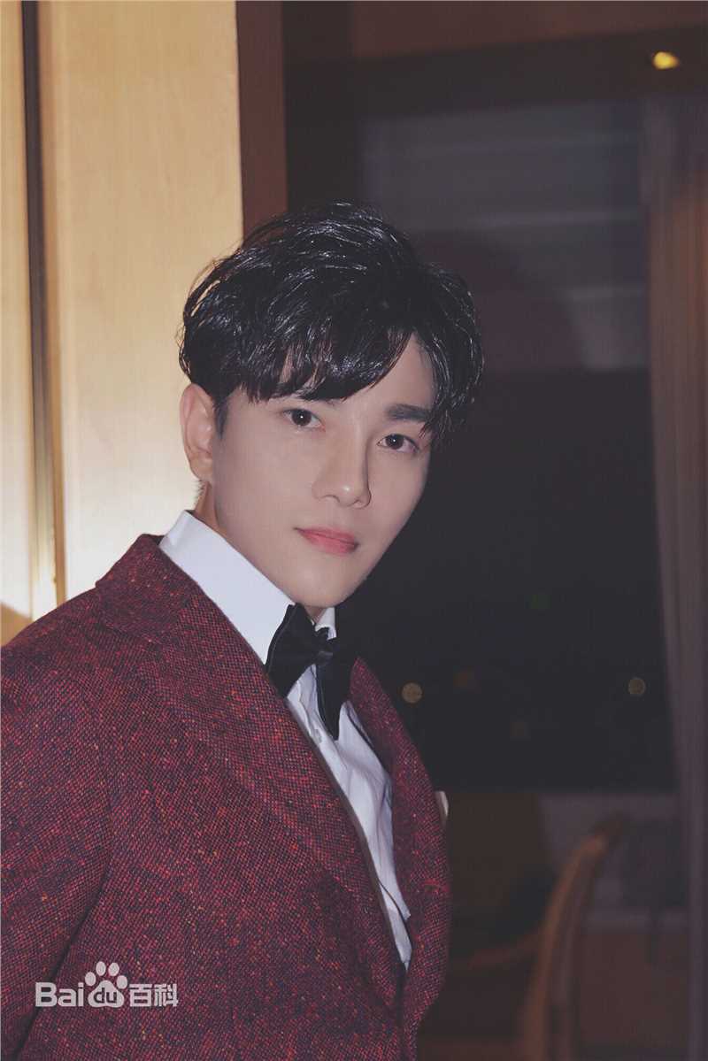 最新罗翔在七月半2》蒋雨辰《七月半3》陆一白中的图集