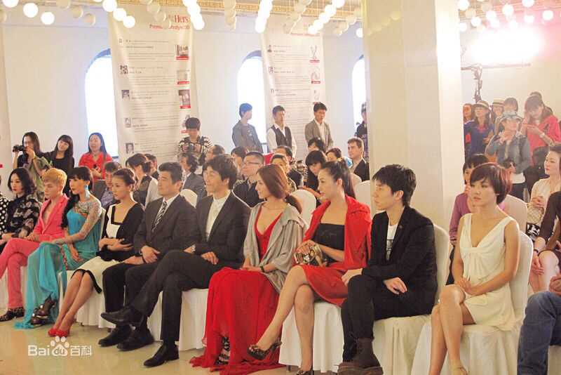 罗翔活动现场图图册