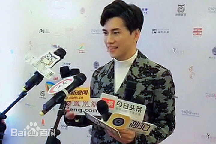 罗翔活动现场图图册