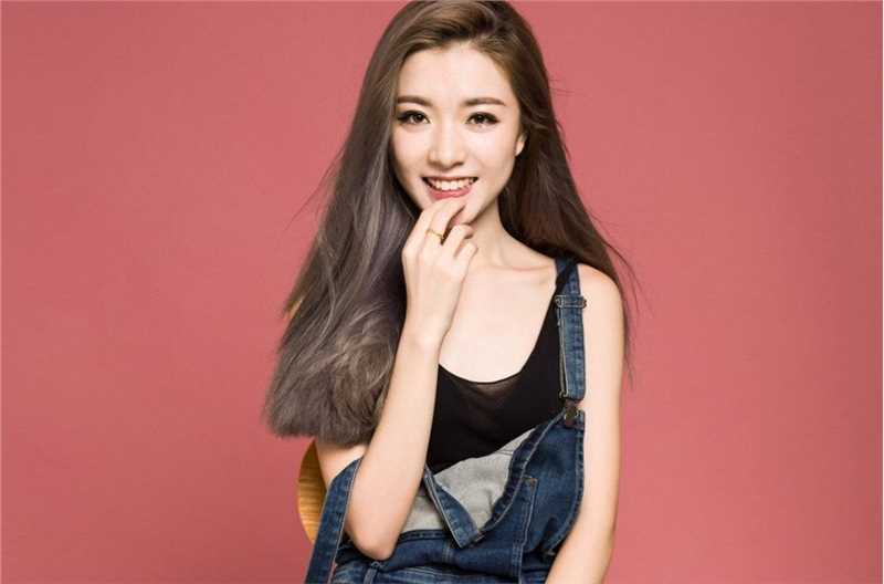 最新赵珞然性感图片