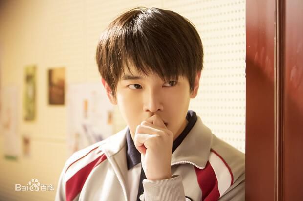 最新彭昱畅性感图片