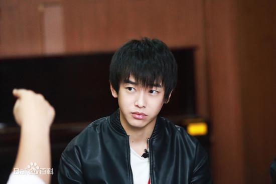 最新彭昱畅性感图片