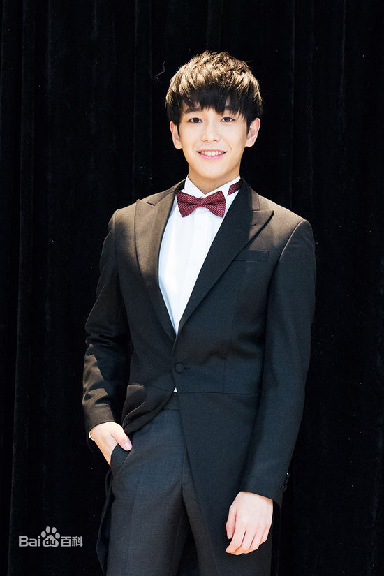 彭昱畅个人照素颜照相册