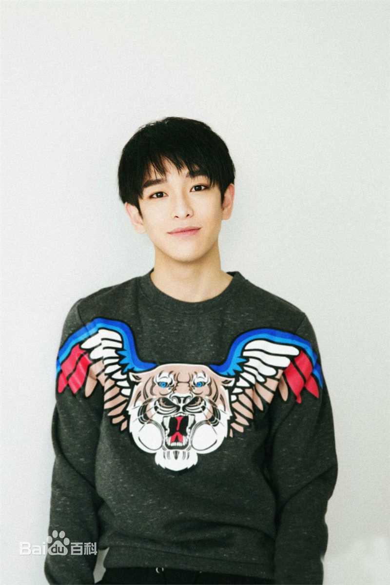 彭昱畅个人照素颜照相册