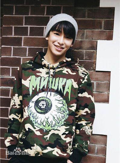 彭昱畅个人照素颜照相册