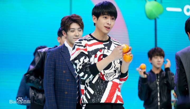 彭昱畅天天小兄弟壁纸壁纸