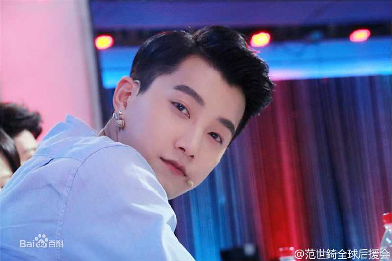 高清范世錡(FansiR)在《我爱我的祖国》中的图集