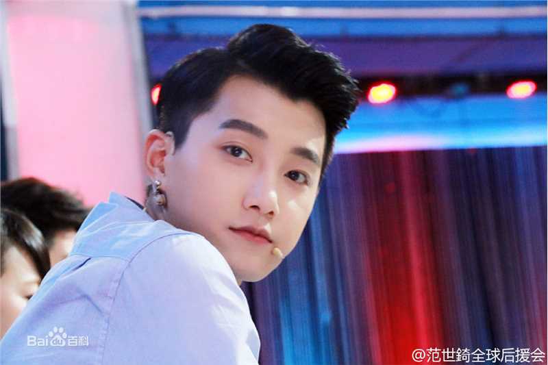 高清范世錡(FansiR)在《我爱我的祖国》中的图集