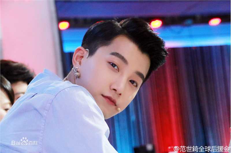 高清范世錡(FansiR)在《我爱我的祖国》中的图集