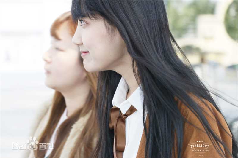 李艺彤(カチューシャガ，whitehairpin)机场照片壁纸壁纸