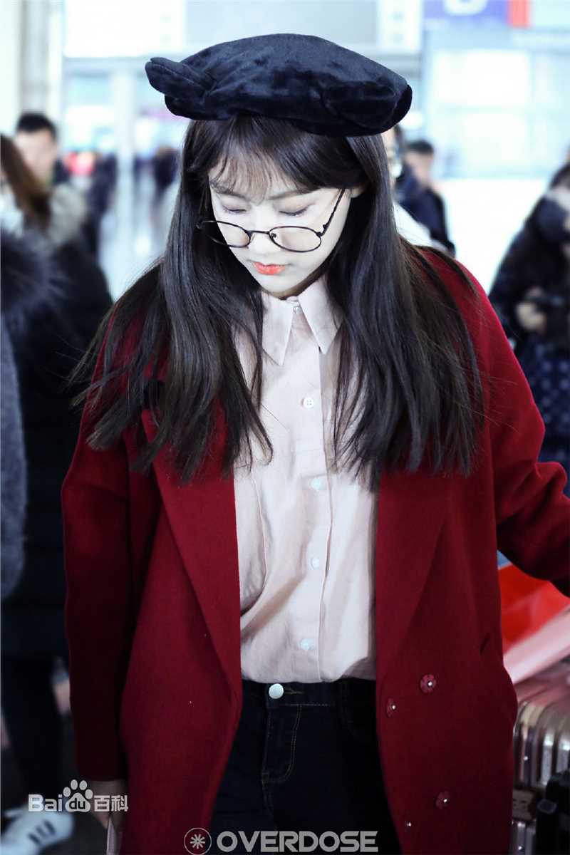 李艺彤(カチューシャガ，whitehairpin)机场照片壁纸壁纸