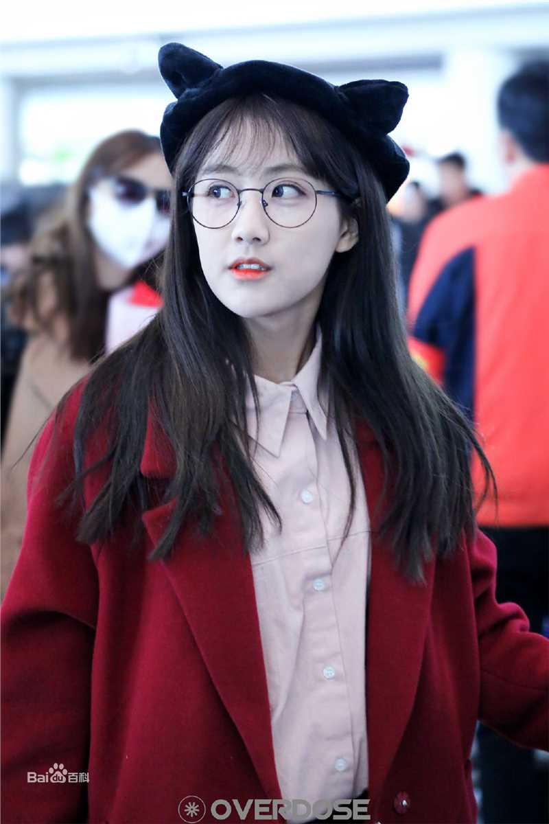 李艺彤(カチューシャガ，whitehairpin)机场照片壁纸壁纸