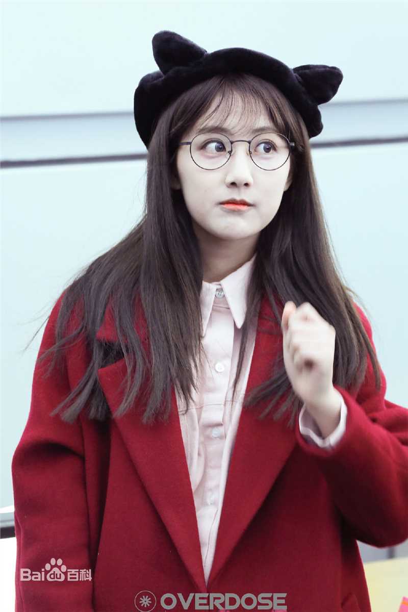 李艺彤(カチューシャガ，whitehairpin)机场照片壁纸壁纸