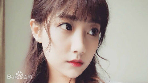 李艺彤(カチューシャガ，whitehairpin)微博素颜照相册