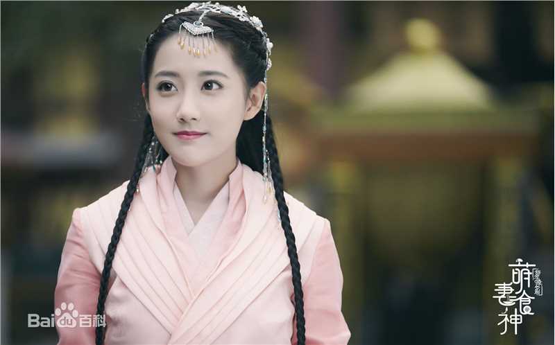 精选李艺彤(カチューシャガ，whitehairpin)在《萌妻食神》饰演阿阮中的图册