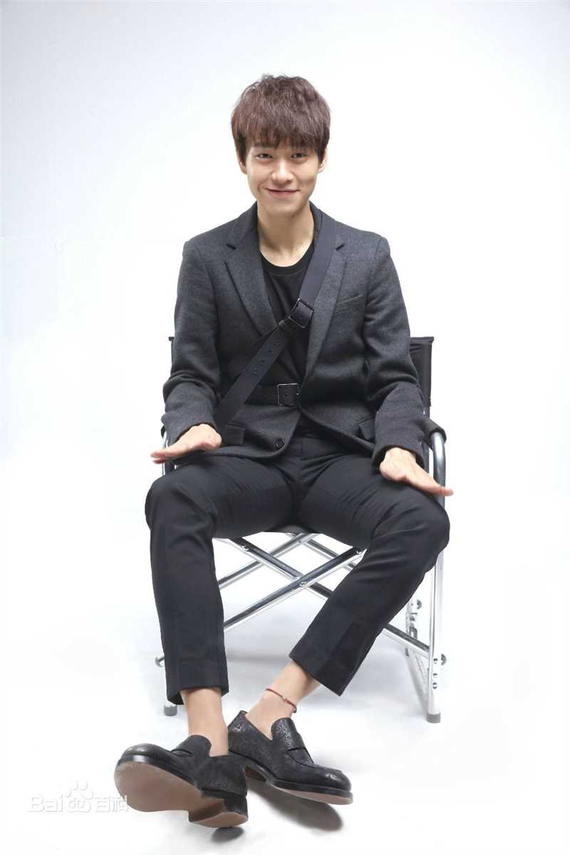 最优质魏大勋生活照