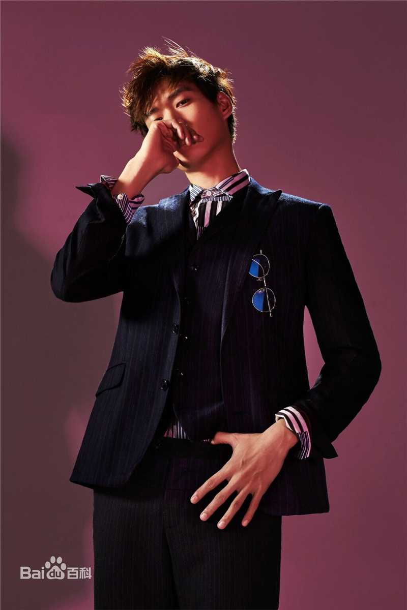 最优质魏大勋生活照