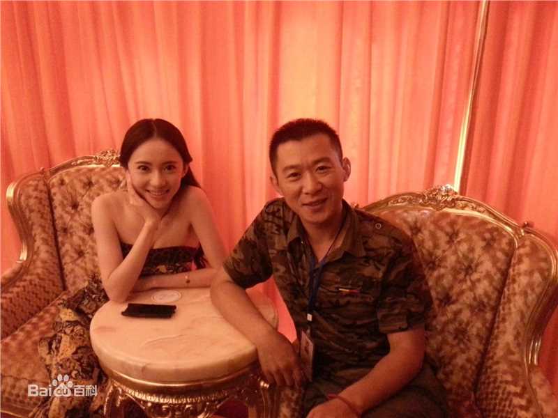 赵艺然导演现场工作照壁纸壁纸