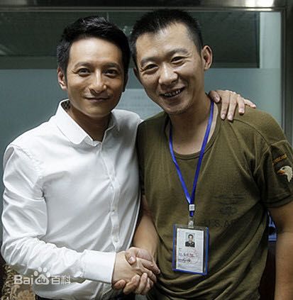 赵艺然导演现场工作照壁纸壁纸