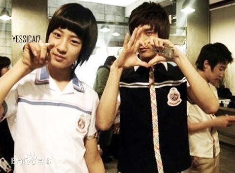 朴灿烈(（韩文名）、Park Chanyeol（官方艺名）)出道前照片图册