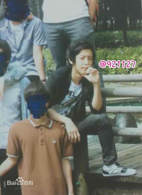 朴灿烈(（韩文名）、Park Chanyeol（官方艺名）)出道前照片图册