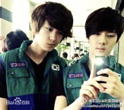 朴灿烈(（韩文名）、Park Chanyeol（官方艺名）)出道前照片图册