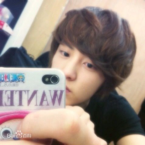 朴灿烈(（韩文名）、Park Chanyeol（官方艺名）)出道前照片图册