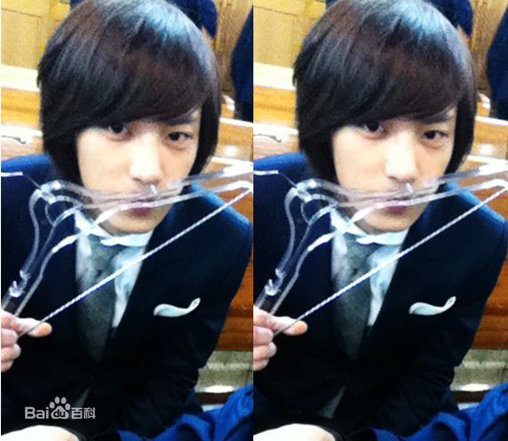 朴灿烈(（韩文名）、Park Chanyeol（官方艺名）)出道前照片图册