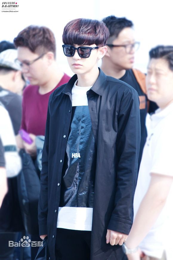 朴灿烈(（韩文名）、Park Chanyeol（官方艺名）)饭拍素颜照相册