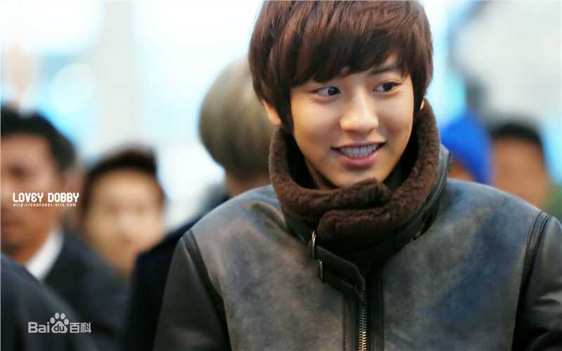 朴灿烈(（韩文名）、Park Chanyeol（官方艺名）)饭拍素颜照相册