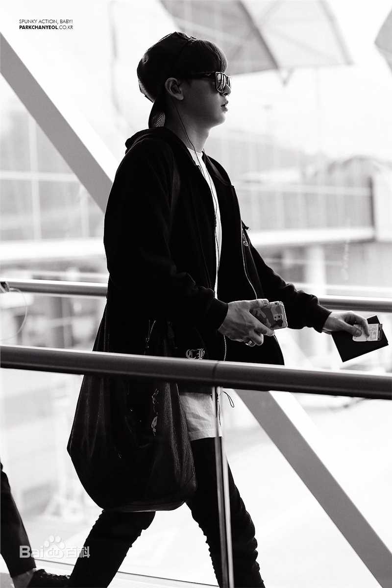 朴灿烈(（韩文名）、Park Chanyeol（官方艺名）)饭拍素颜照相册