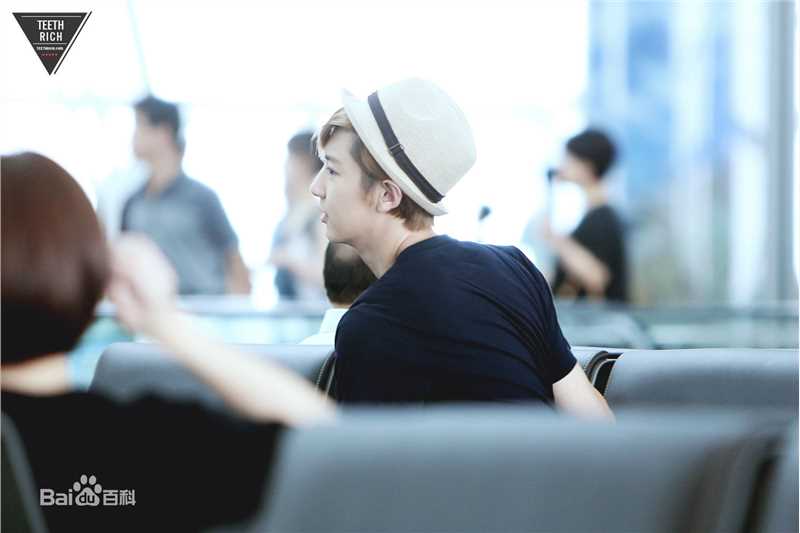 朴灿烈(（韩文名）、Park Chanyeol（官方艺名）)饭拍素颜照相册