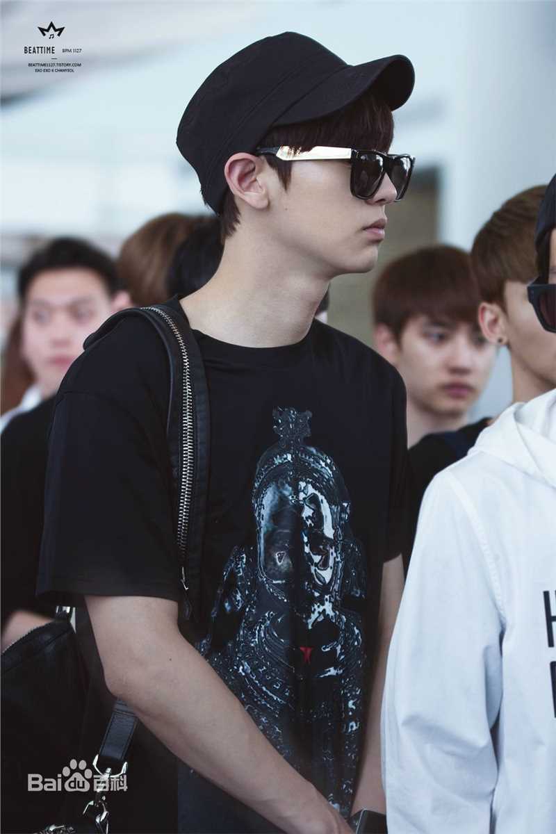 朴灿烈(（韩文名）、Park Chanyeol（官方艺名）)饭拍素颜照相册