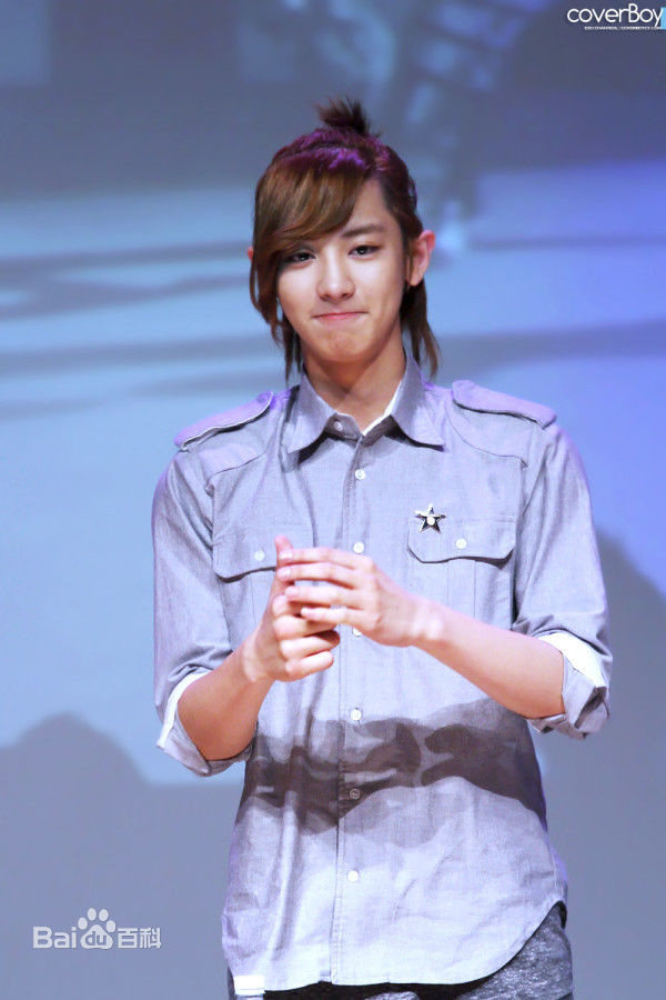 朴灿烈(（韩文名）、Park Chanyeol（官方艺名）)前后照片