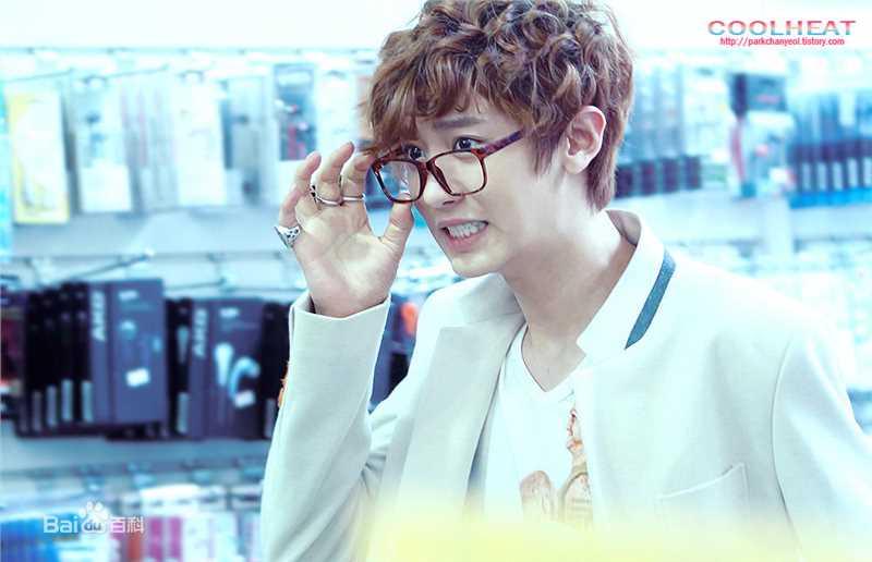 朴灿烈(（韩文名）、Park Chanyeol（官方艺名）)前后照片