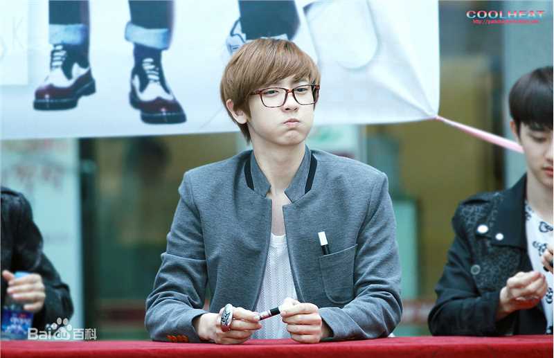 朴灿烈(（韩文名）、Park Chanyeol（官方艺名）)前后照片