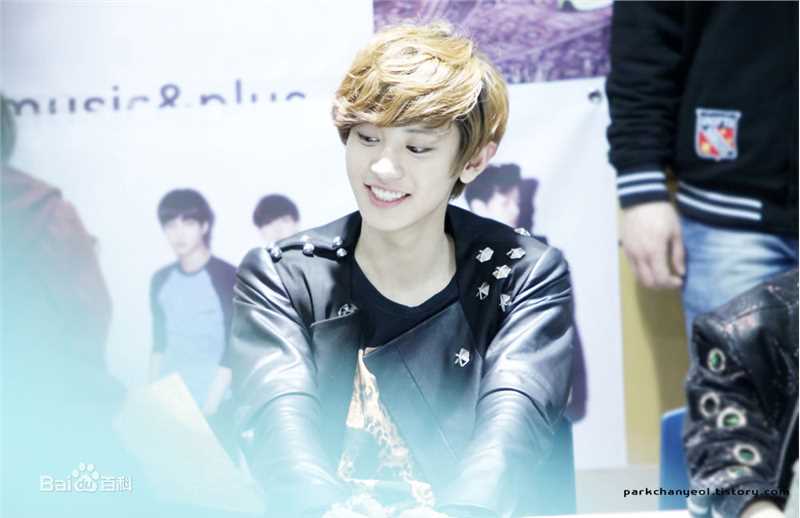 朴灿烈(（韩文名）、Park Chanyeol（官方艺名）)前后照片