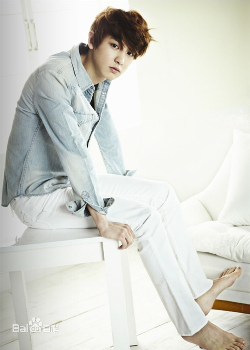 朴灿烈(（韩文名）、Park Chanyeol（官方艺名）)前后照片