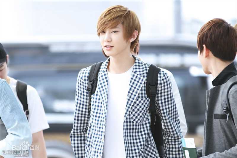 朴灿烈(（韩文名）、Park Chanyeol（官方艺名）)前后照片