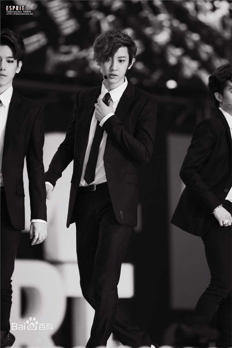 朴灿烈(（韩文名）、Park Chanyeol（官方艺名）)前后照片