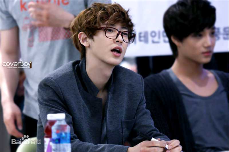 朴灿烈(（韩文名）、Park Chanyeol（官方艺名）)前后照片